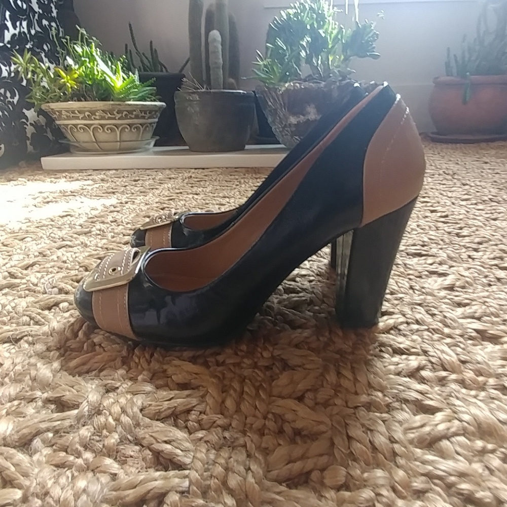 Vintage Rialto buckle pumps - Picture 3 of 8